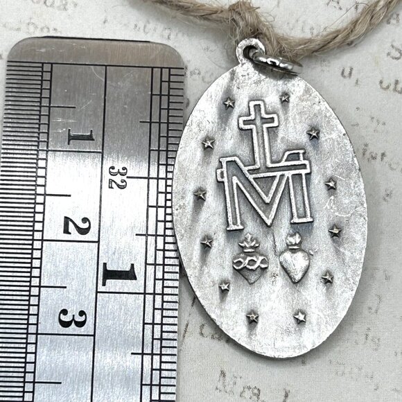Vintage 1950s Virgin Mary Miraculous Religious Medal Pendant Catholic Silver - Picture 2 of 9